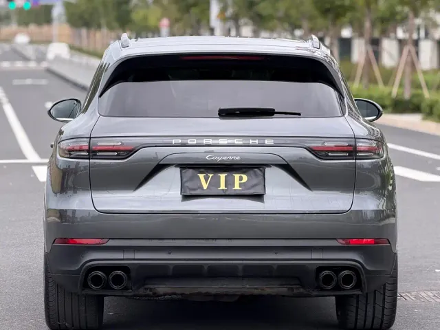 Porsche Cayenne — Фото автомобиля 9