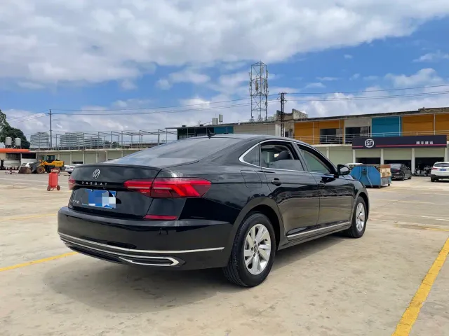 Volkswagen Passat — Фото автомобиля 5