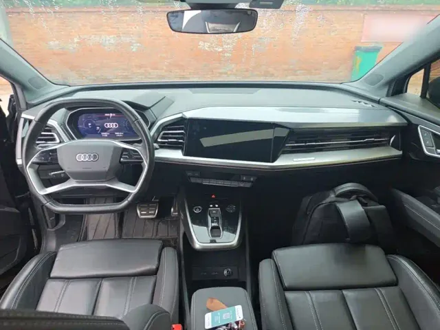 Audi Q4 e-tron — Фото автомобиля 9