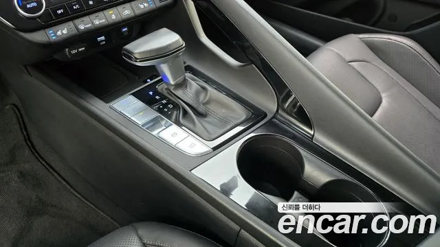 Hyundai Avante CN7 — Фото автомобиля 9
