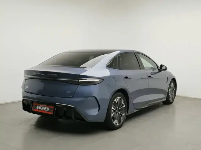 BYD Seal — Фото автомобиля 2