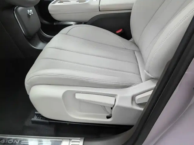 GAC Aion UT — Фото автомобиля 20