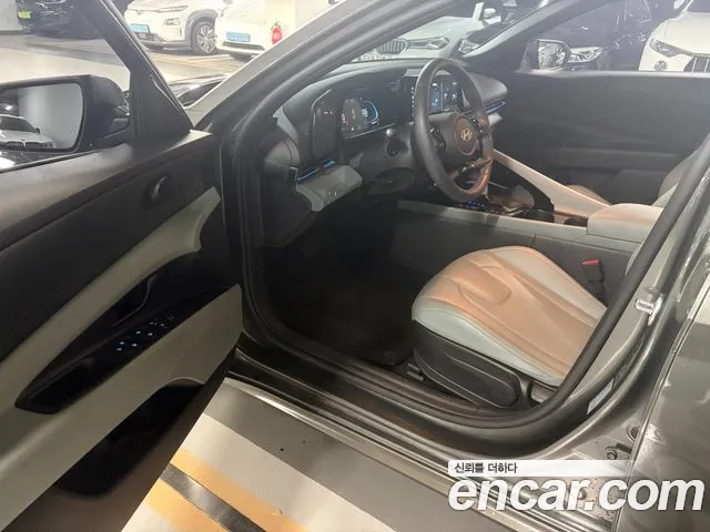 Hyundai Avante CN7 — Фото автомобиля 15