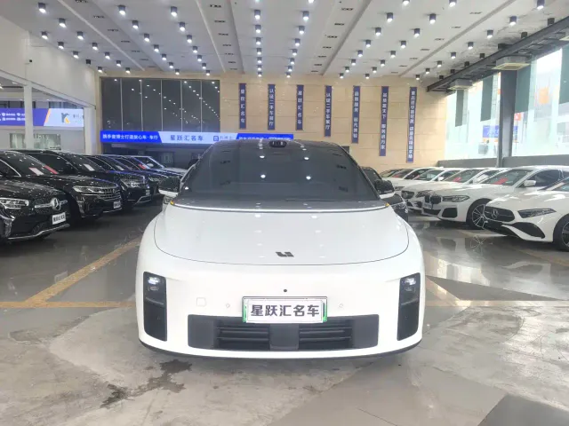 Li Auto i6 — Фото автомобиля 2