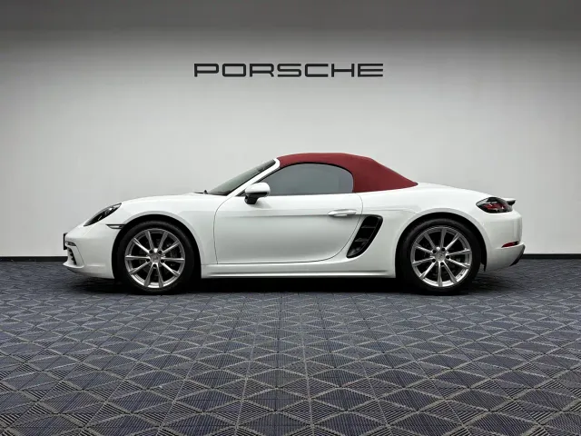 Porsche 718 — Фото автомобиля 2