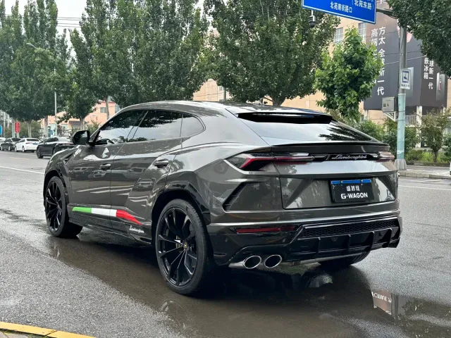 Lamborghini Urus — Фото автомобиля 5