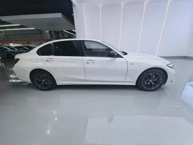 BMW 3 Series — Фото автомобиля 4