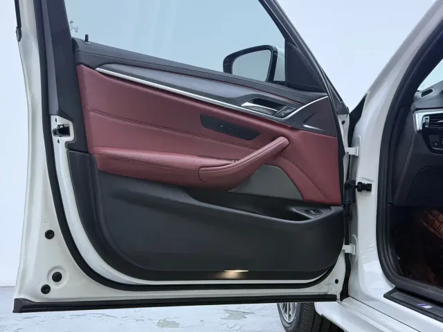 BMW 5 Series — Фото автомобиля 21