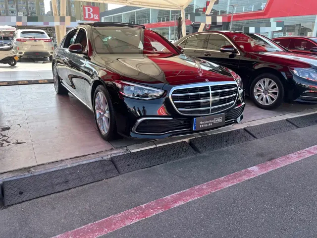 Mercedes-Benz S-Class — Фото автомобиля 3