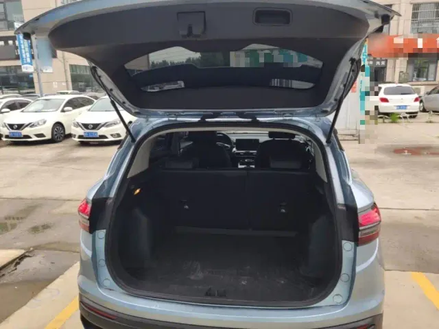 Geely Binyue 2025 1.5L CVT Super Edition — Фото автомобиля 14