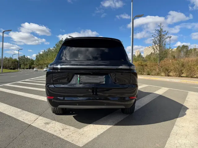 Li Auto L9 — Фото автомобиля 5
