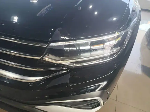 Volkswagen Tiguan L — Фото автомобиля 23