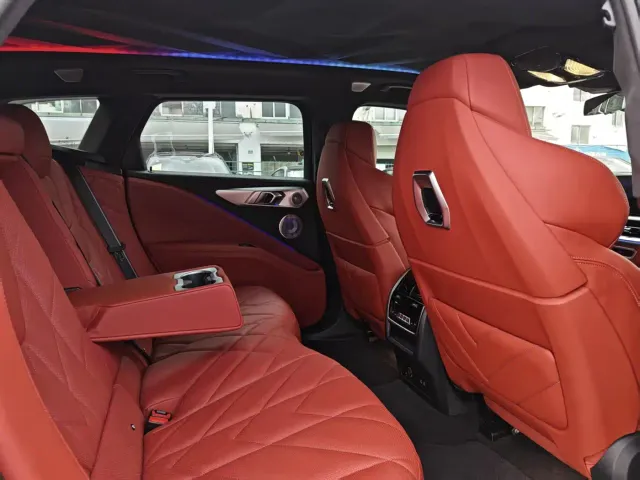 BMW XM — Фото автомобиля 11