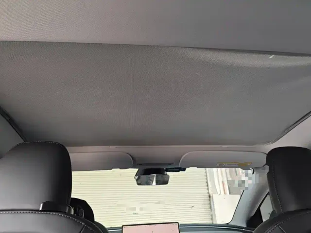 Tesla Model 3 — Фото автомобиля 14