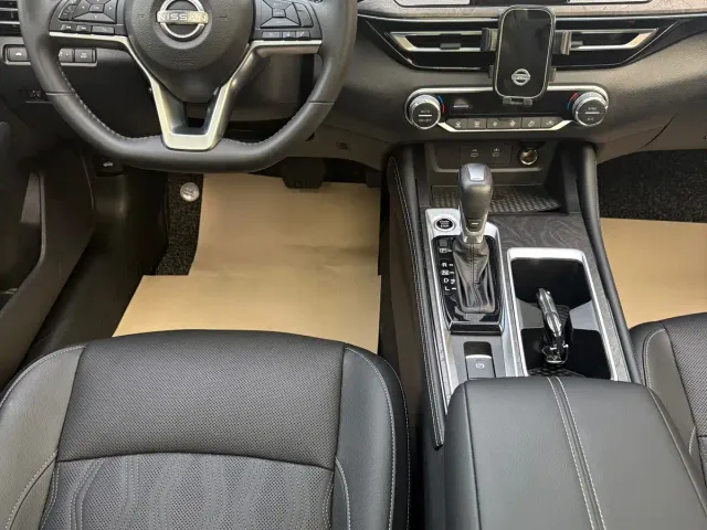 Nissan Teana — Фото автомобиля 10