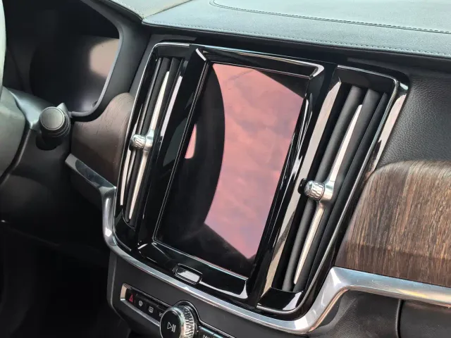 Volvo S90 — Фото автомобиля 26