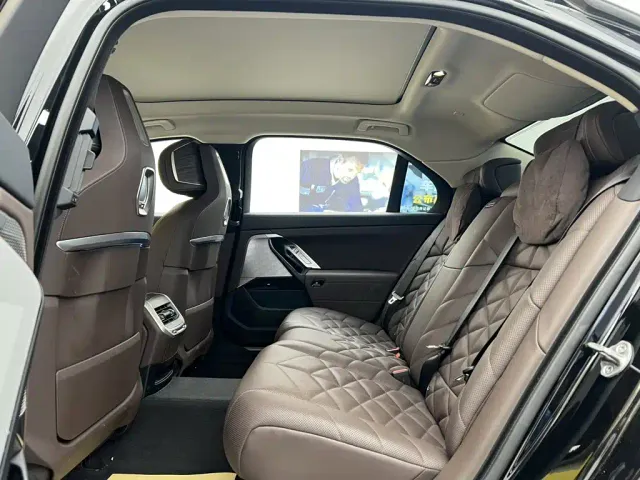 BMW 7 Series — Фото автомобиля 29