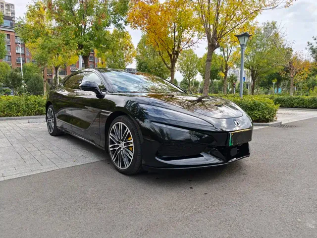 Denza Z9GT — Фото автомобиля 3