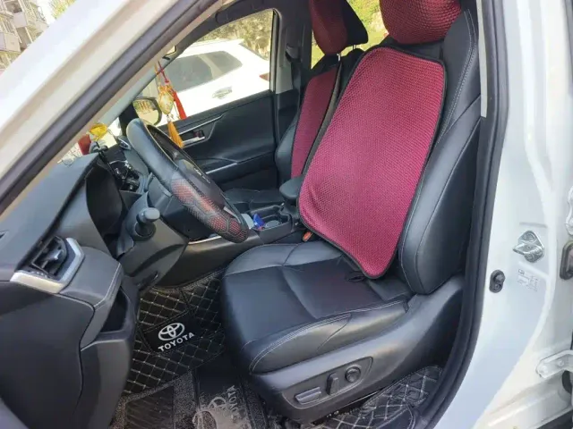 Toyota Wildlander — Фото автомобиля 11