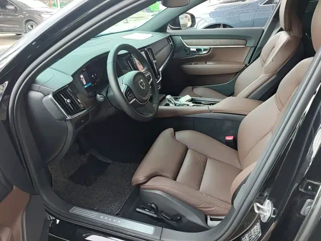 Volvo S90 — Фото автомобиля 14
