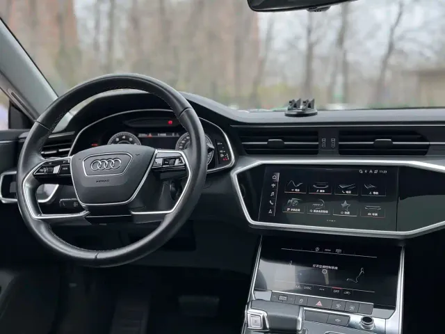 Audi A7L — Фото автомобиля 17