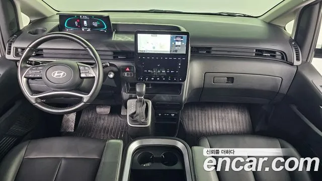 Hyundai Staria Staria — Фото автомобиля 3