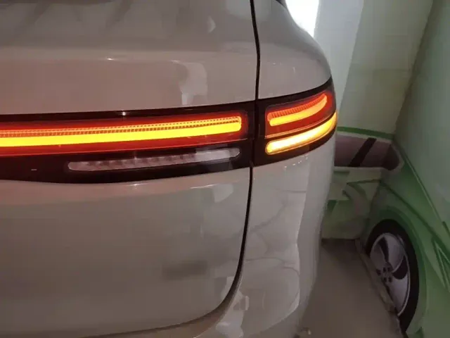 Leapmotor C10 — Фото автомобиля 7