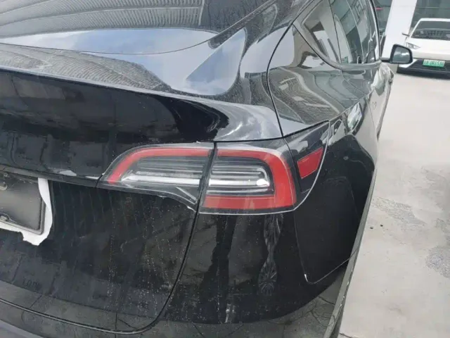 Tesla Model Y — Фото автомобиля 7