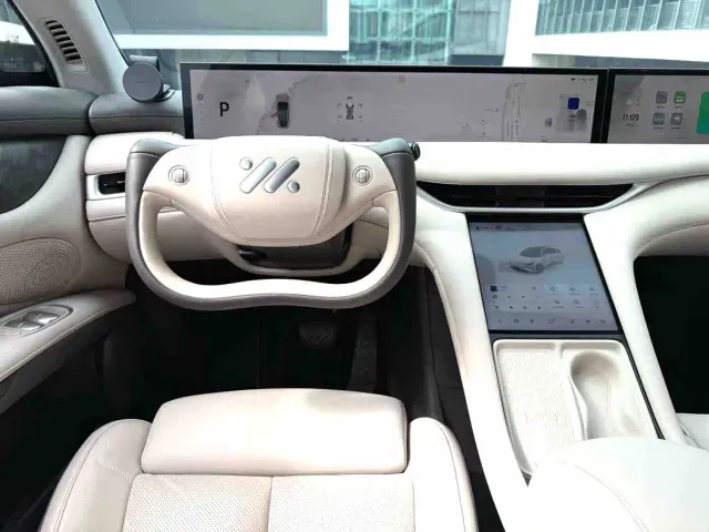 IM Motors LS6 — Фото автомобиля 8