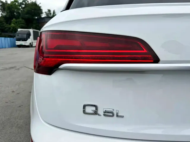 Audi Q5L — Фото автомобиля 14