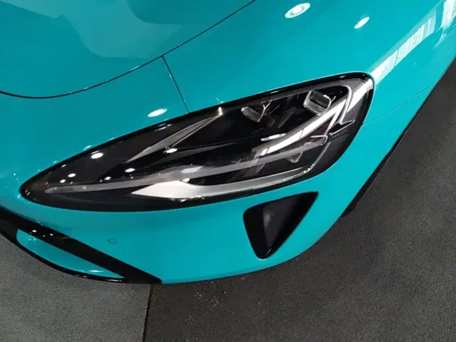 Xiaomi SU7 — Фото автомобиля 23
