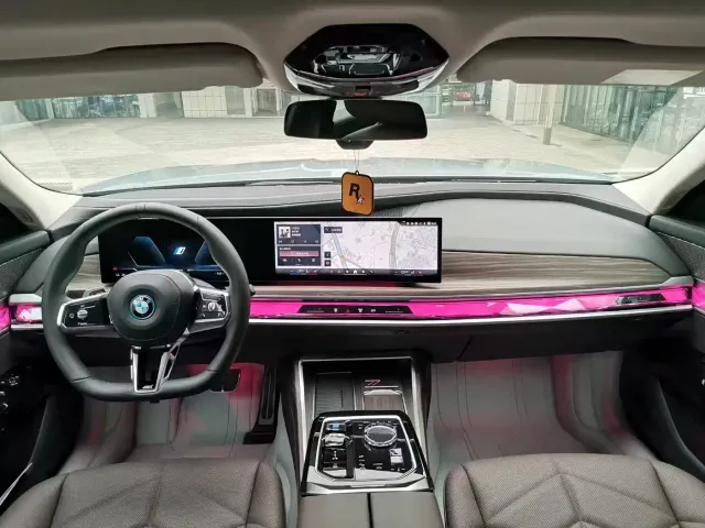 BMW i7 — Фото автомобиля 5