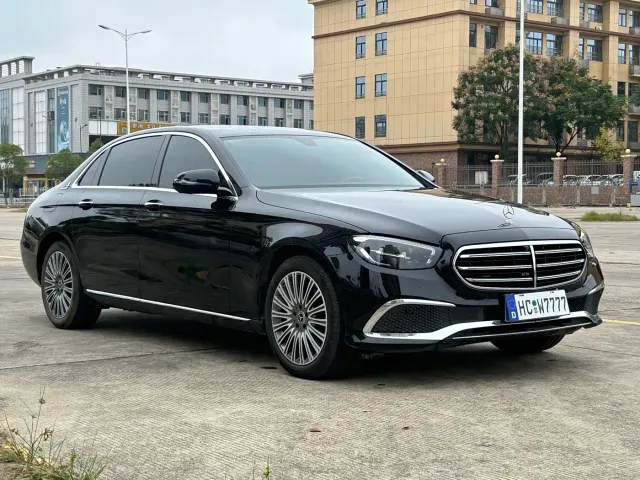 Mercedes-Benz E-Class — Фото автомобиля 5