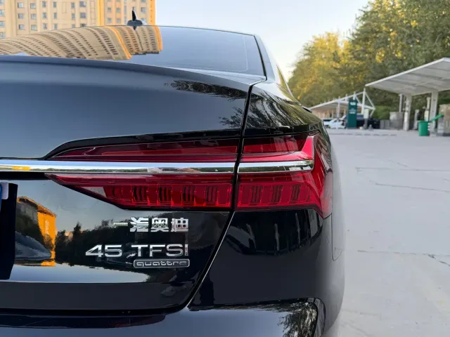 Audi A6L — Фото автомобиля 9