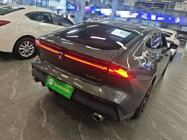 Changan UNI-V — Фото автомобиля 6