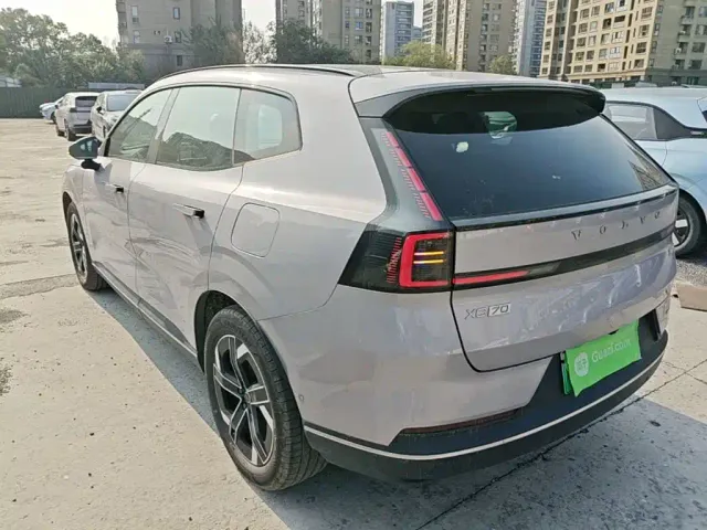 Volvo XC70 Plug-in Hybrid — Фото автомобиля 4