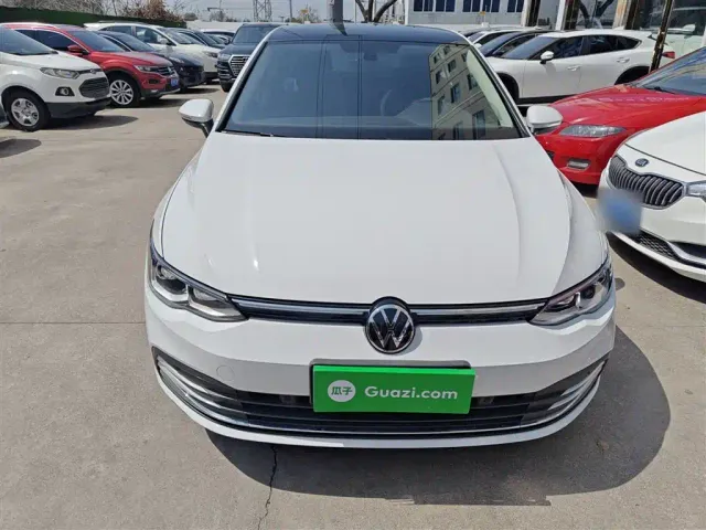 Volkswagen Golf — Фото автомобиля 2