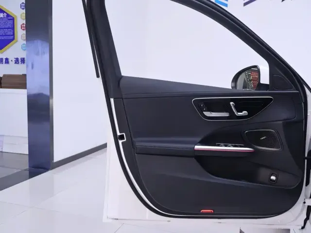 Mercedes-Benz C-Class — Фото автомобиля 18