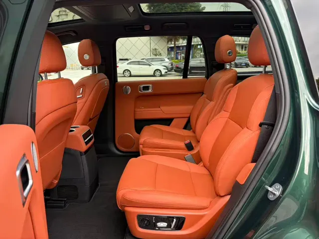 Li Auto L9 — Фото автомобиля 12