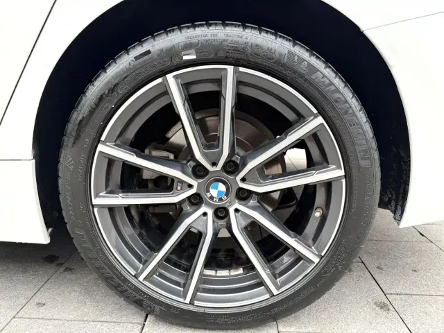 BMW 3 Series — Фото автомобиля 12