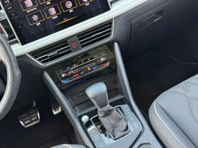 Volkswagen Tiguan L — Фото автомобиля 8