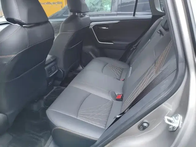 Toyota RAV4 — Фото автомобиля 16