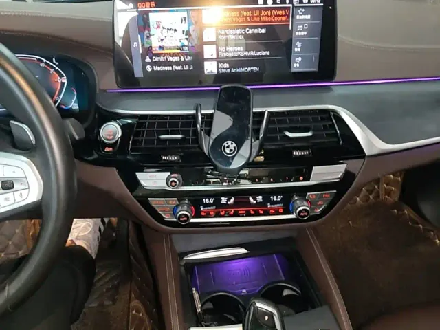 BMW 5 Series — Фото автомобиля 12