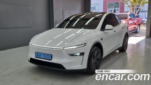 Tesla Model Y — Фото автомобиля 3