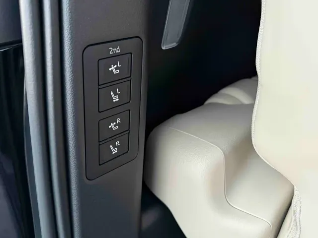 Toyota Vellfire — Фото автомобиля 28