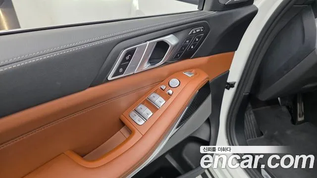 BMW X7 — Фото автомобиля 26