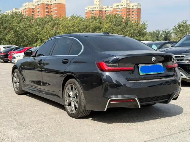 BMW i3 — Фото автомобиля 11