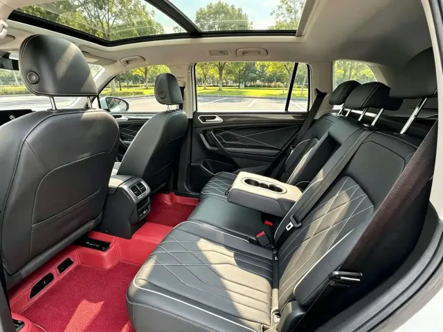 Volkswagen Tiguan L 2023 Facelift 330TSI Auto FWD R-Line Premium — Фото автомобиля 9