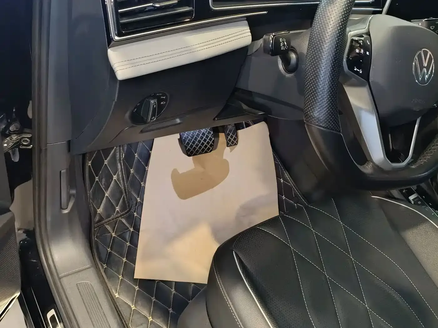 Volkswagen Tiguan L 2022 330TSI Automatic 2WD Smart Edition — Фото автомобиля 11
