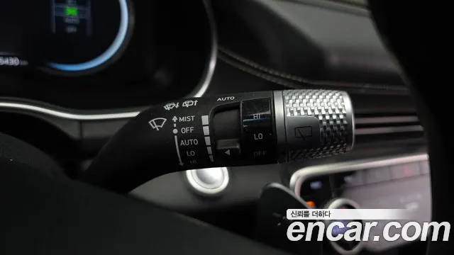 Genesis GV80 — Фото автомобиля 28